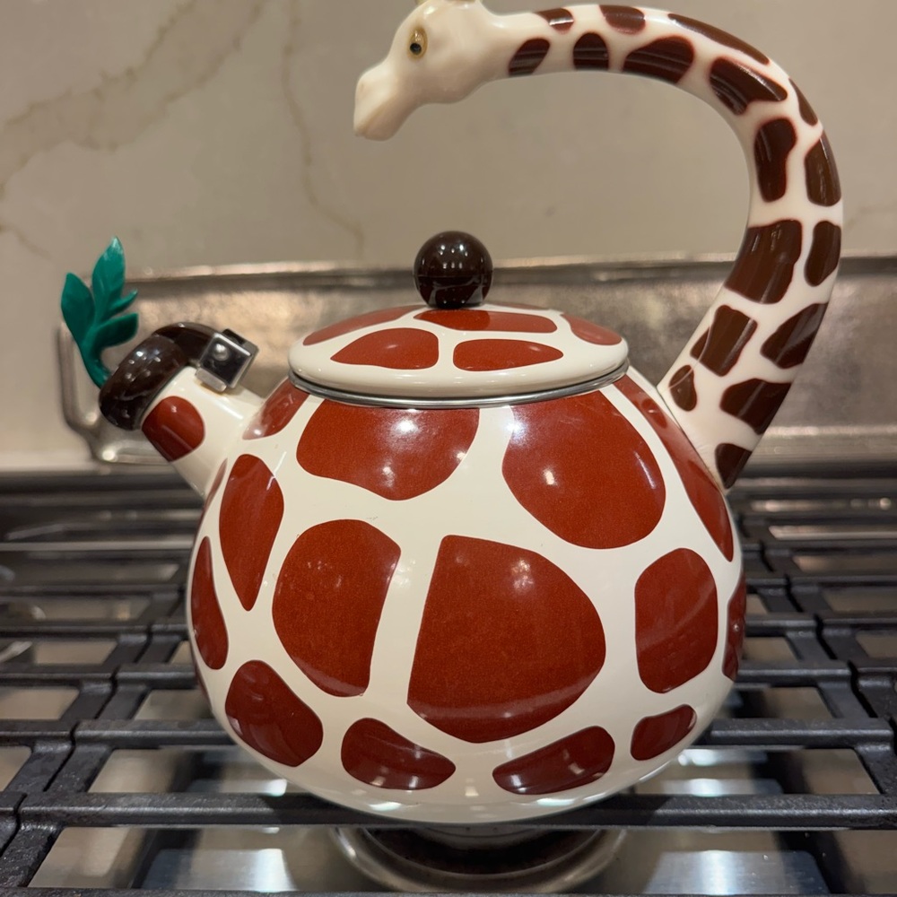 Giraffe Design Ceramic Teapot - Brown and White